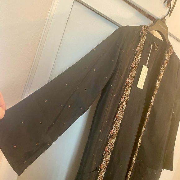 LA LO LA beautiful silk caftan,embroidered, new with tags - Picture 7 of 16